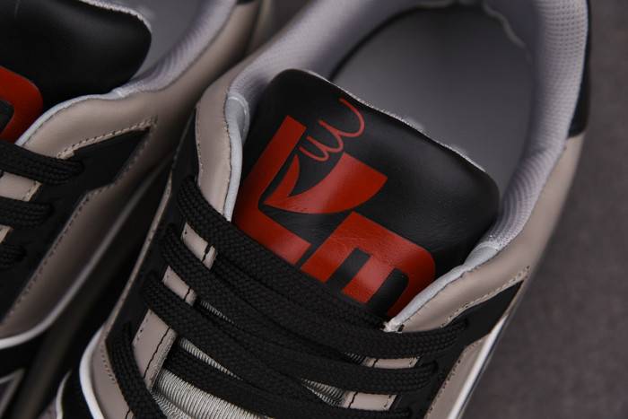 LOUI VUITTO SNEAKER