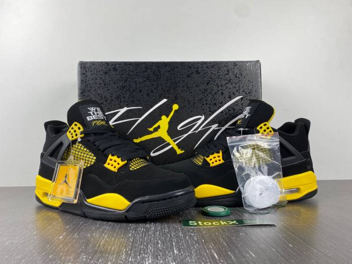 Air Jordan 4 Thunder 2023