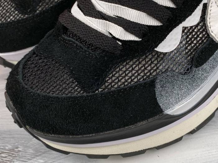 Nike Vaporwaffle Sacai Black White – CV1363-001