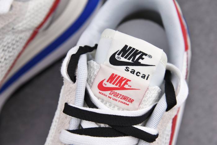 Nike Vaporwaffle Sacai Sport Fuchsia Game Royal CV1363-100