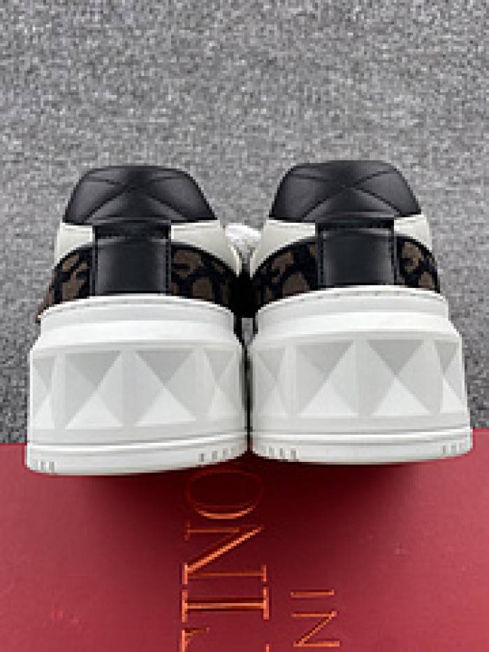 VALE·NTI·NO· Sneakers VS016